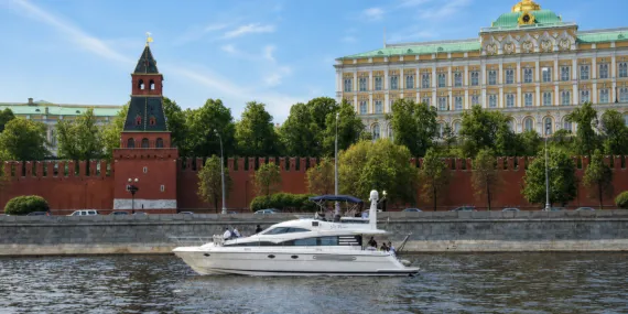 Заказать яхту в Москве